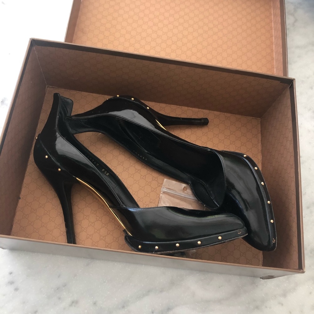 GUCCI patent leather heels 🖤